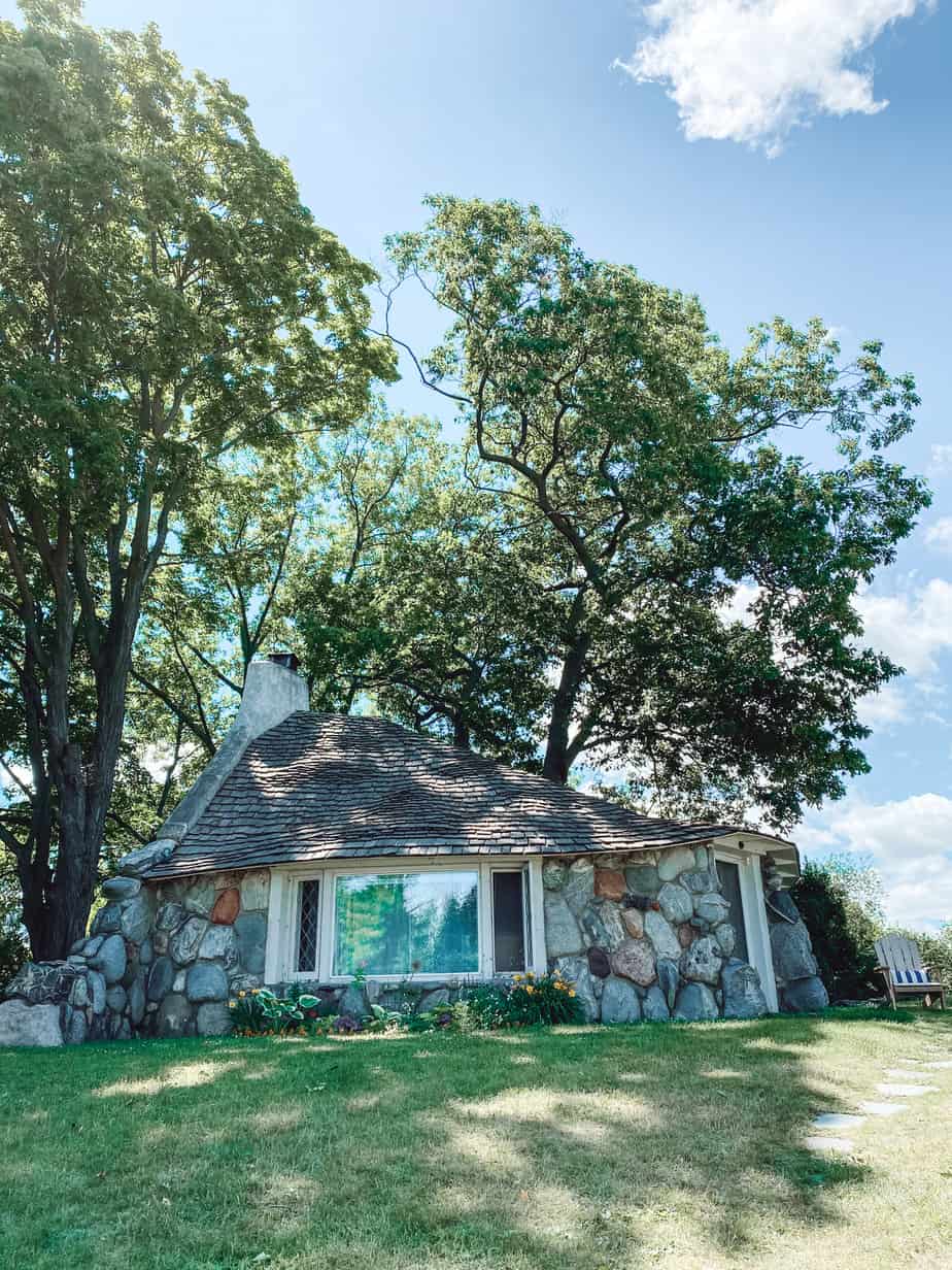 6 Adorables Casas De Setas De Charlevoix En Las Que Tienes Que Alojarte   Charlevoix Mushroom Houses 9 