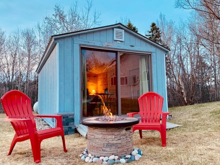 23 Most Romantic Cabins In Michigan (Perfect For A Couples Getaway!)