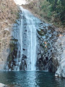 How to Go Cliff Jumping in El Salvador with El Salvatours